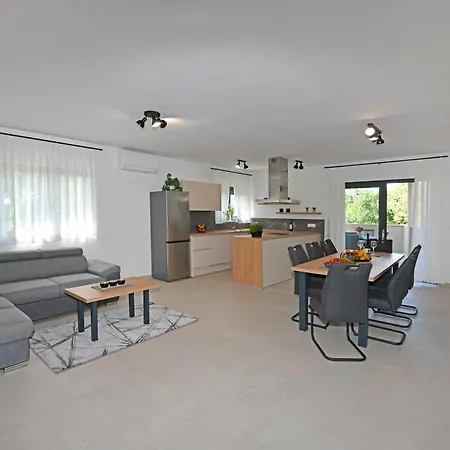 Nidus - Sky Apartment *