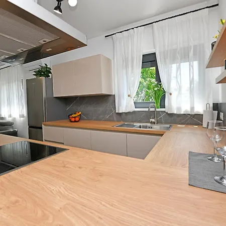 Apartment Nidus - Sky