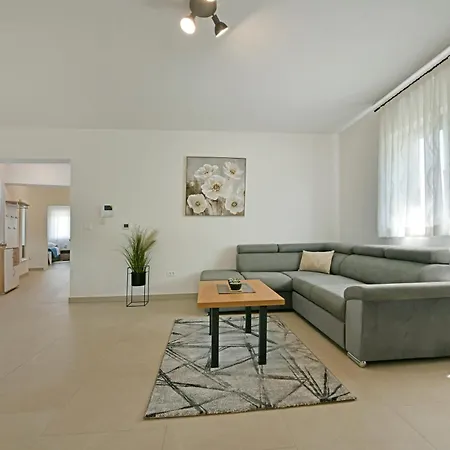 Apartment Nidus - Sky