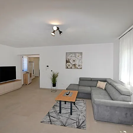 Apartment Nidus - Sky