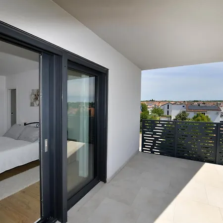 Nidus - Sky * Porec